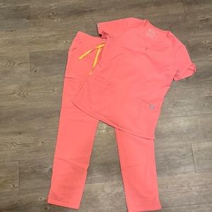 Neon pink XS/S Figs scrubs set